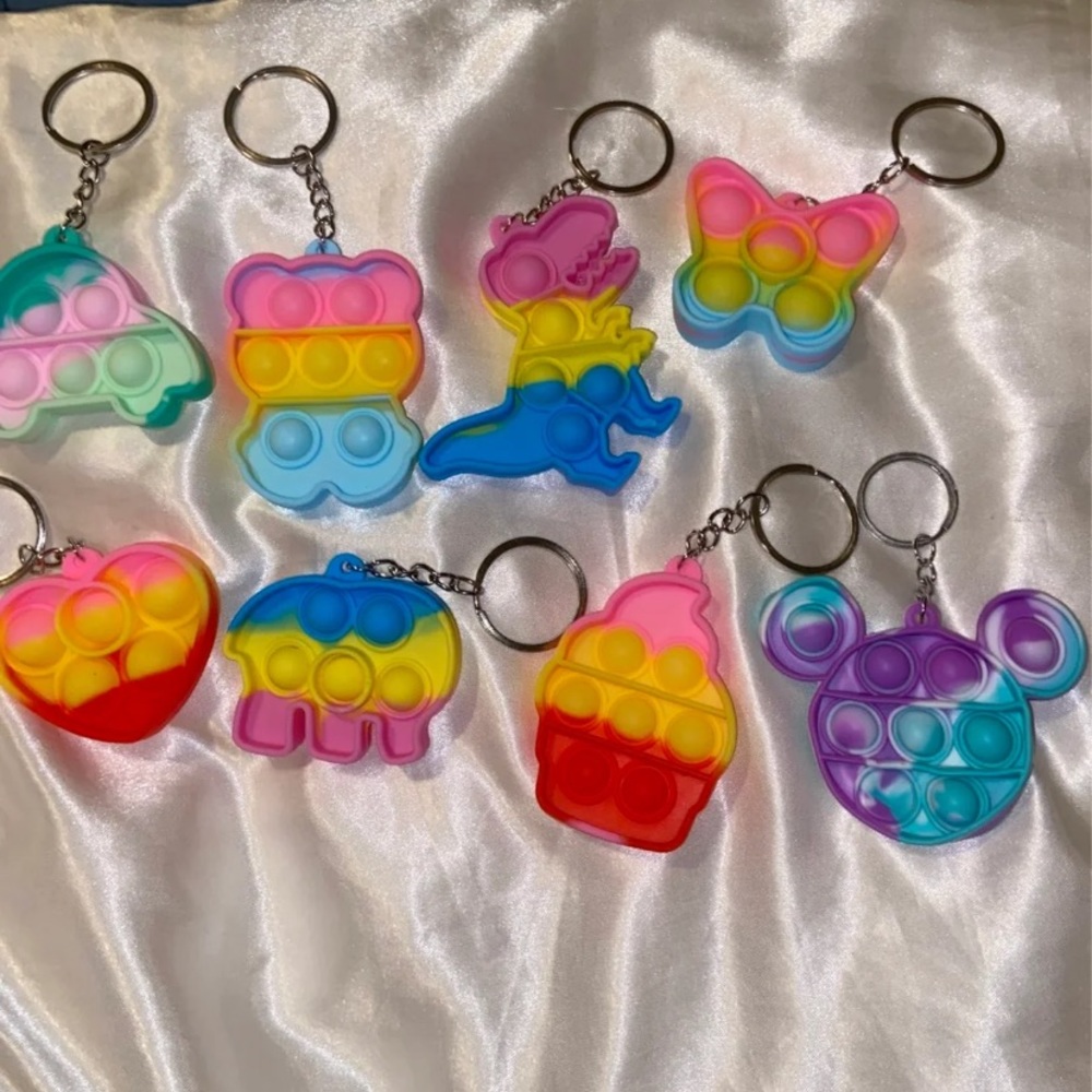 8 multicolor shape poppers keychains